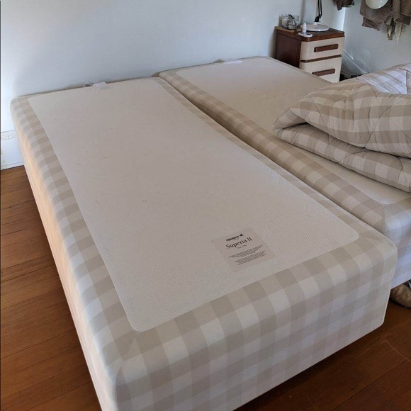 Hastens Superia ll split mattress with BJX topper - Picture 2 of 9